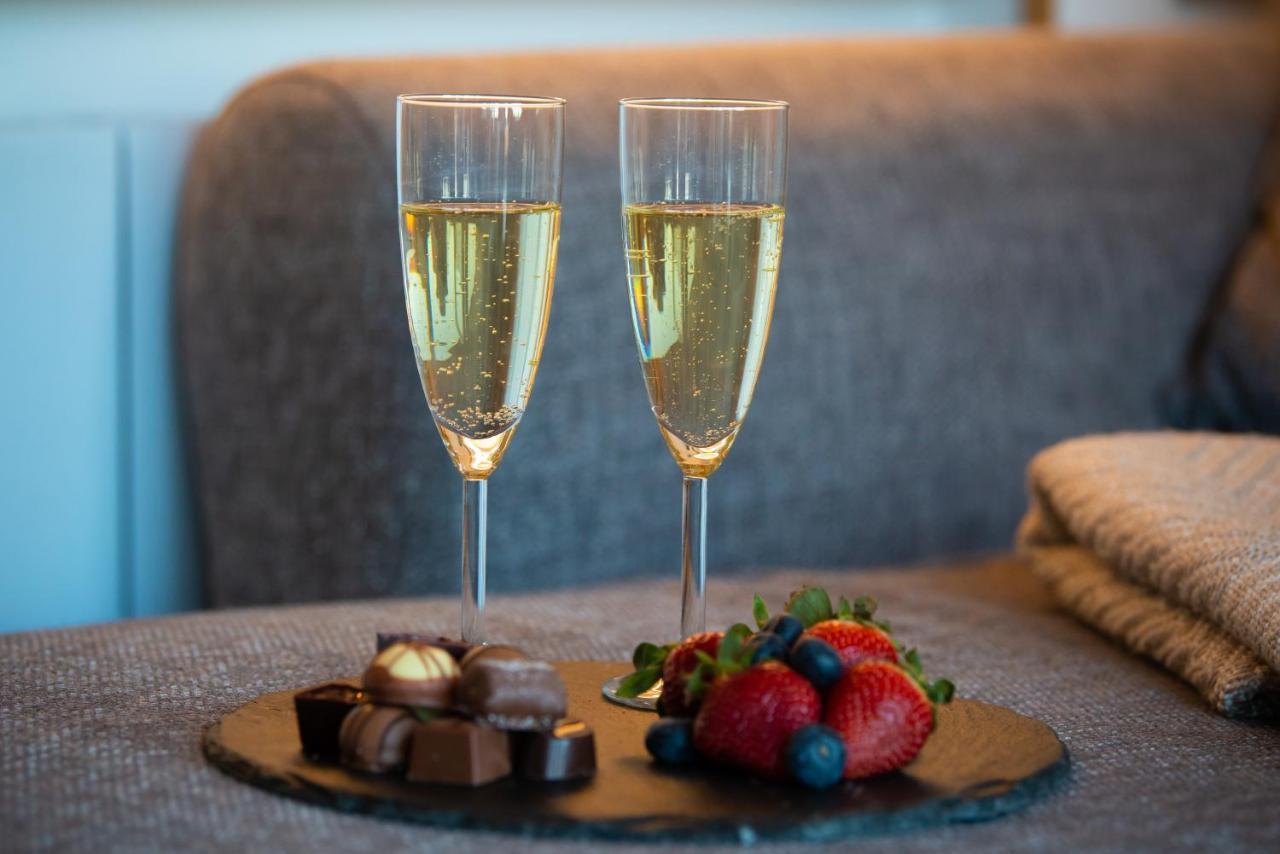 Bonnie Barns - Adults Only Luxury Lodges With Hot Tubs Luss Eksteriør billede