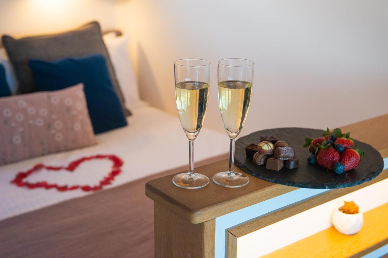 Bonnie Barns - Adults Only Luxury Lodges With Hot Tubs Luss Eksteriør billede