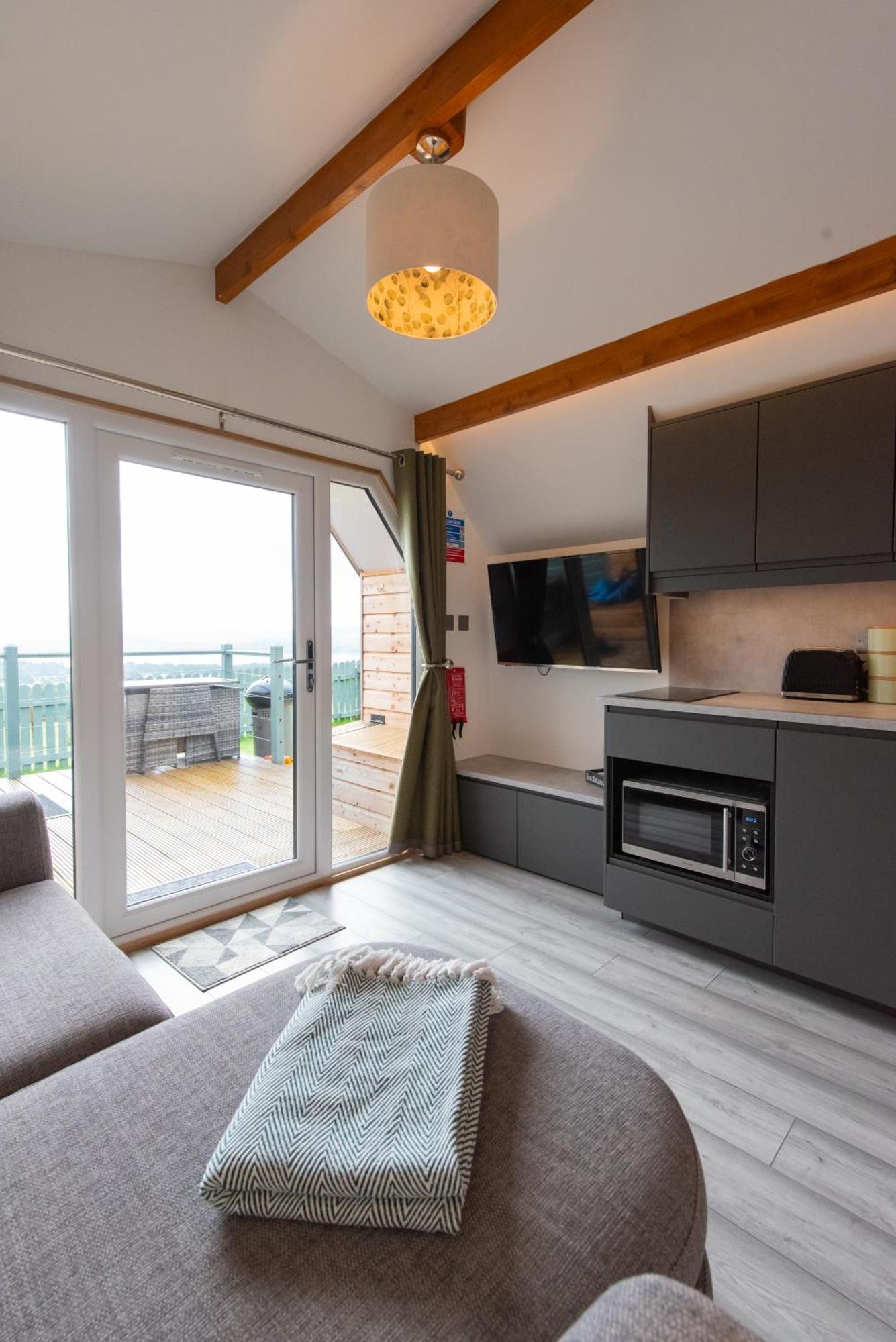 Bonnie Barns - Adults Only Luxury Lodges With Hot Tubs Luss Eksteriør billede