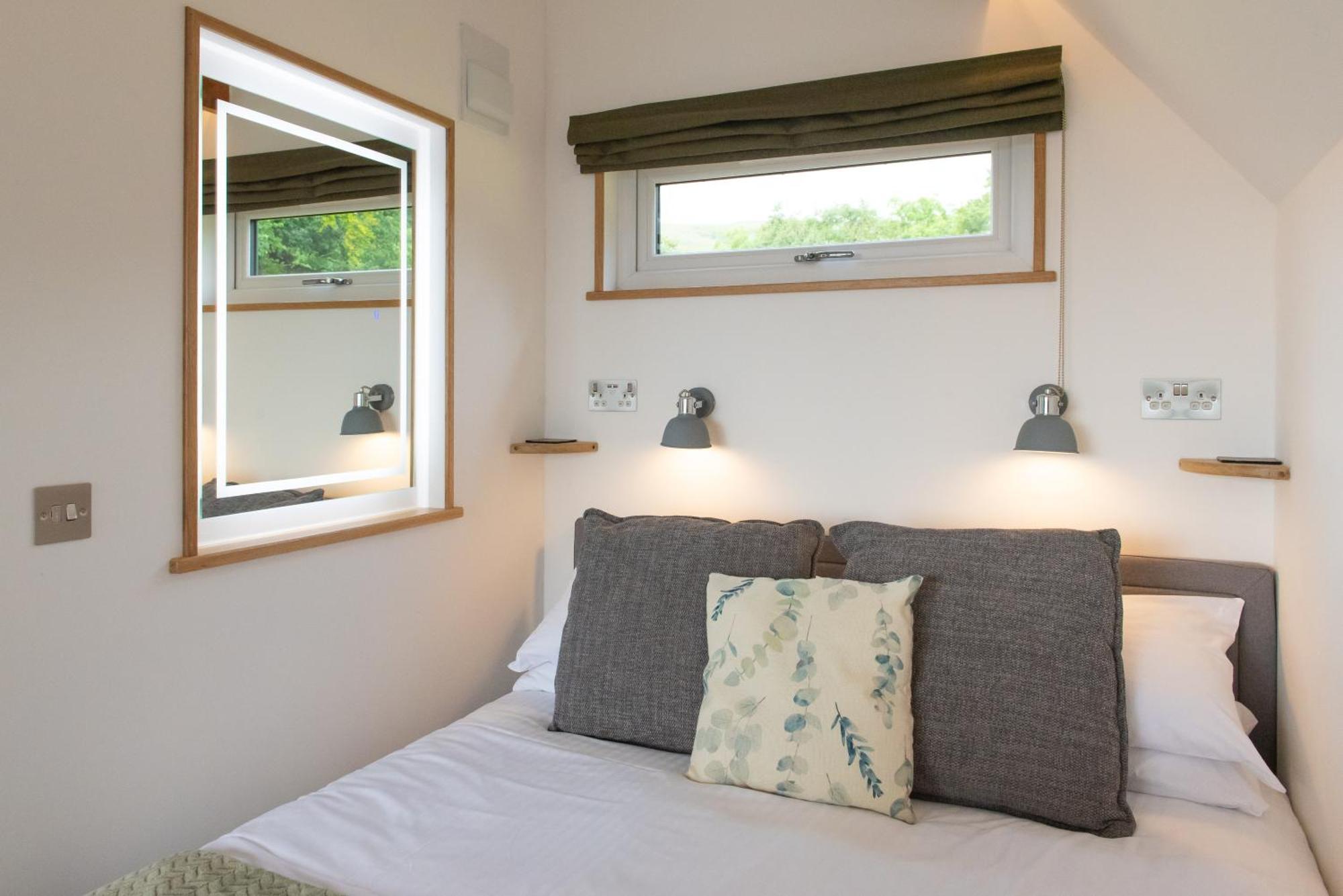 Bonnie Barns - Adults Only Luxury Lodges With Hot Tubs Luss Eksteriør billede