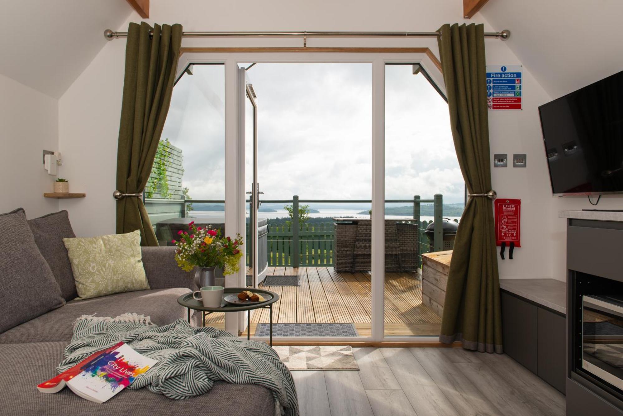 Bonnie Barns - Adults Only Luxury Lodges With Hot Tubs Luss Eksteriør billede